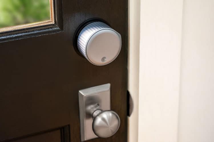 نصب قفل هوشمند آگوست بر روی در